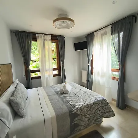 Con Hermosas Vistas A