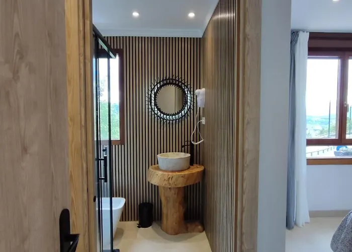 Con Hermosas Vistas A